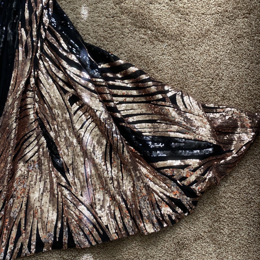 Gown | NWT Gorgeous Sequin Ball Gown w/ Tail - Picture 6 of 11